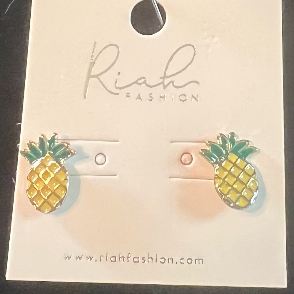 Riah Fashion Pineapple Earrings